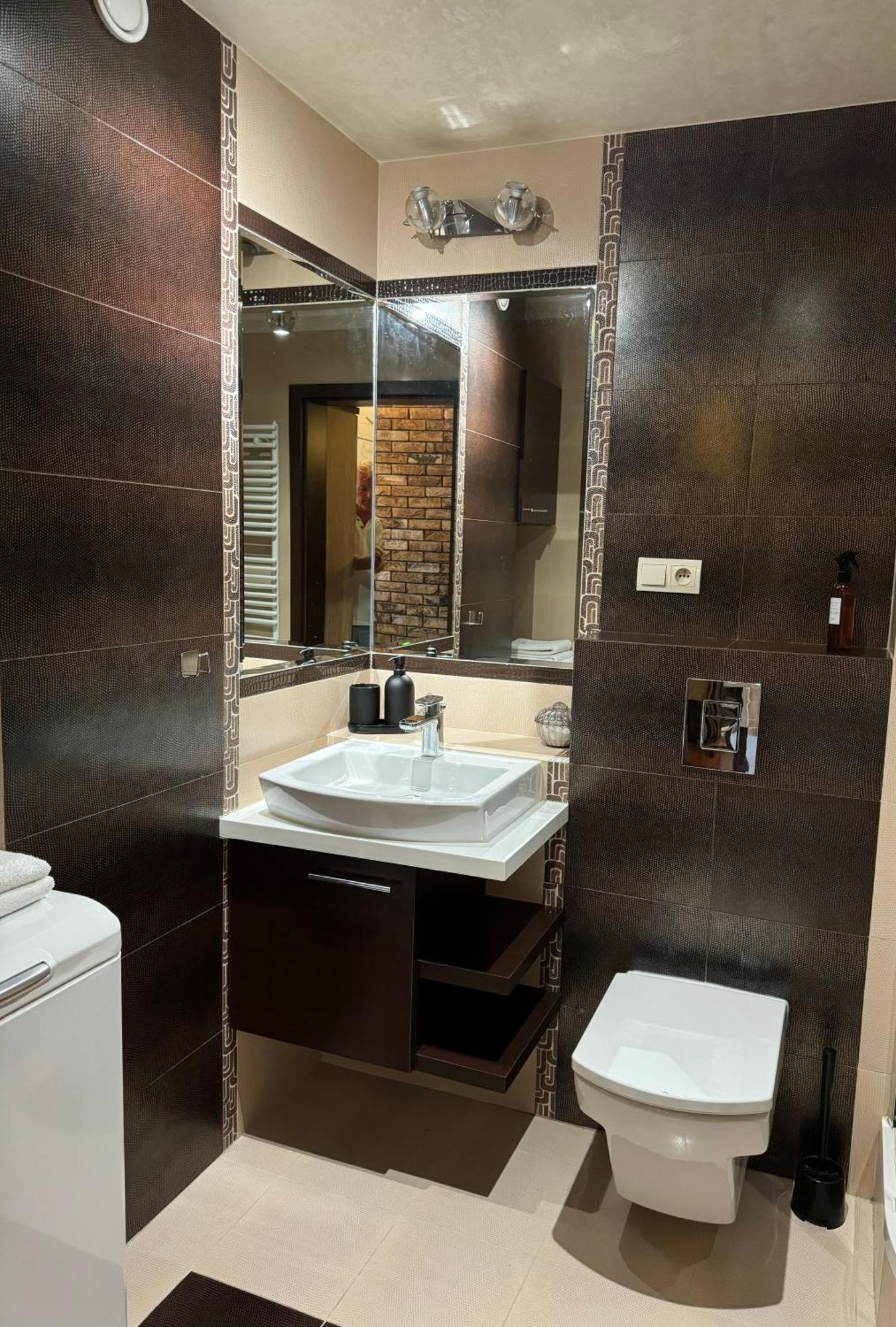 Modern & Cozy In The Centre Of Close To The Station Apartment *